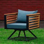 Entretien extérieur : protéger ses chaises de jardin du soleil et de la pluie