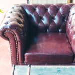 Rénover plutôt que remplacer : la teinture cuir, une vraie solution pour vos meubles